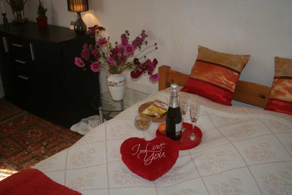 Le Balcon Des Jasses Bed and Breakfast Espere Buitenkant foto