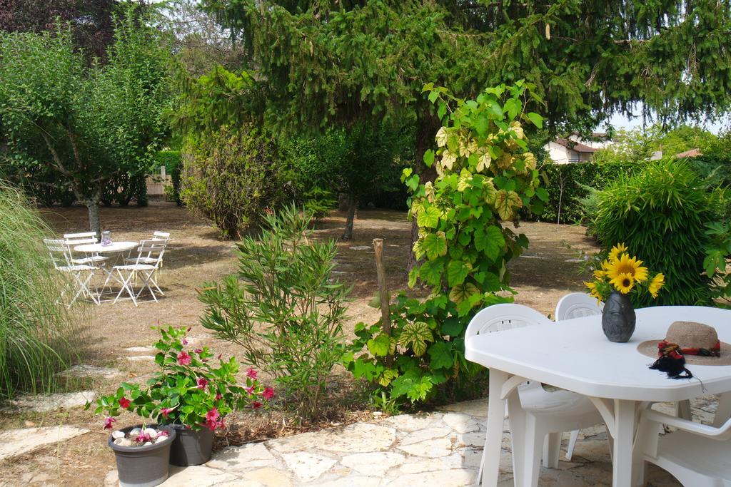 Le Balcon Des Jasses Bed and Breakfast Espere Buitenkant foto