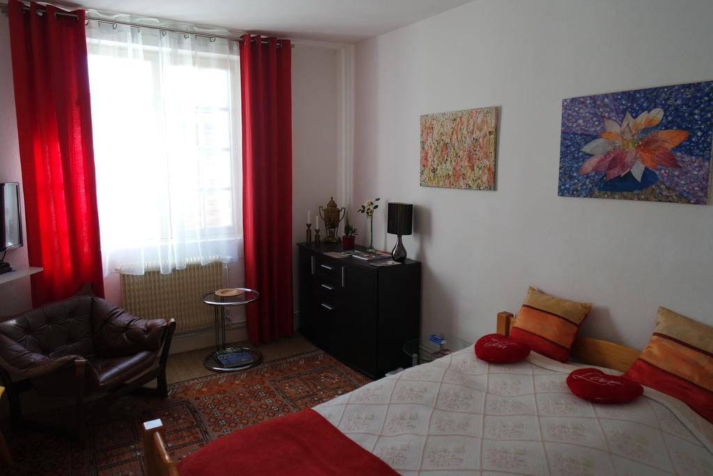 Le Balcon Des Jasses Bed and Breakfast Espere Buitenkant foto