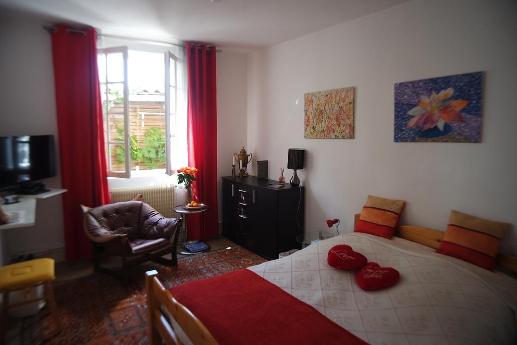 Le Balcon Des Jasses Bed and Breakfast Espere Buitenkant foto