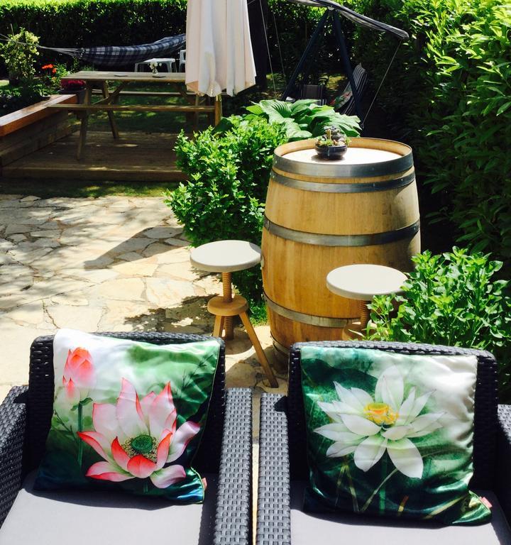 Le Balcon Des Jasses Bed and Breakfast Espere Buitenkant foto